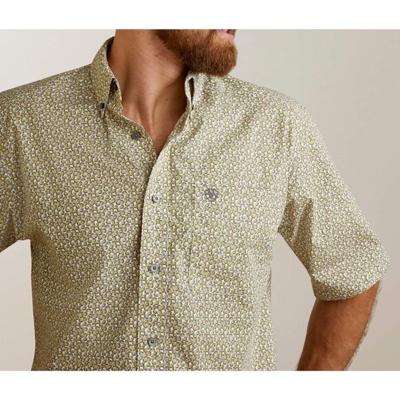 Ariat Men's Small Short Sleeve Classic Fit Axton Beer Print Button Down Shirt - Picture 1 of 7